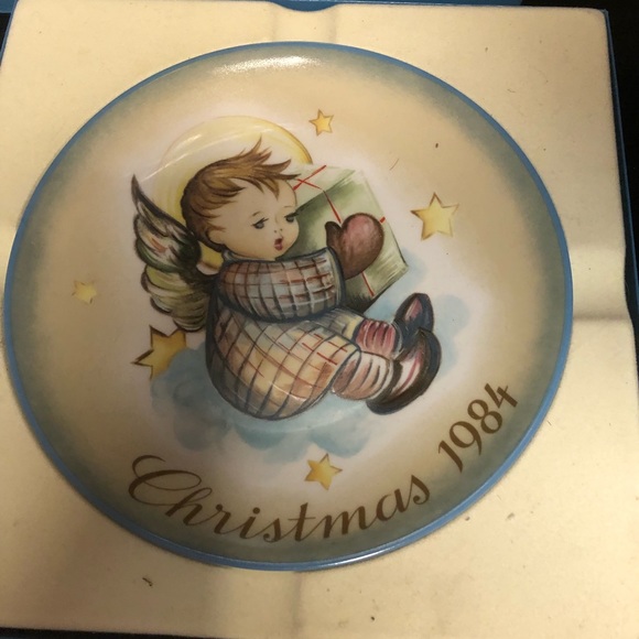 🎄Schmid Christmas 1984 Plate- $25 or $20 w/offer. 557 - Picture 1 of 3